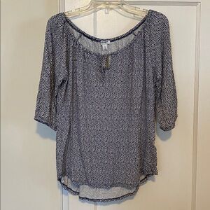 🎀 5/$20 🎀 Old Navy blue and white floral 1/2 sleeve top size large